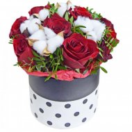 Шляпная коробка Розы на снегу